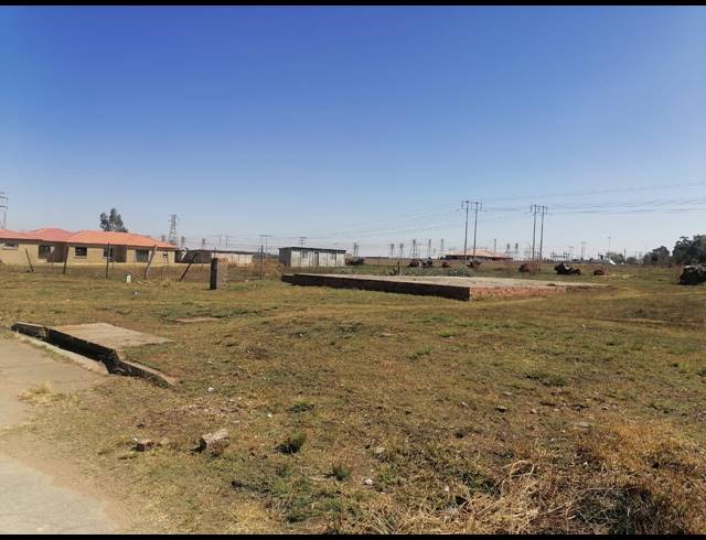 1,200M² VACANT LAND FOR SALE IN STRUISBULT